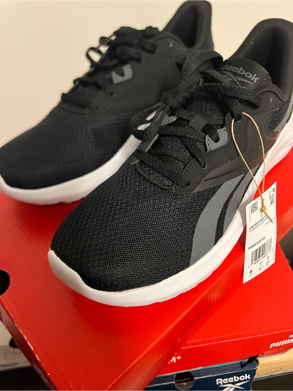 Size 8 Women's Reebok Black and Gray Energen Lux Running Shoes - Picture 3 of 8